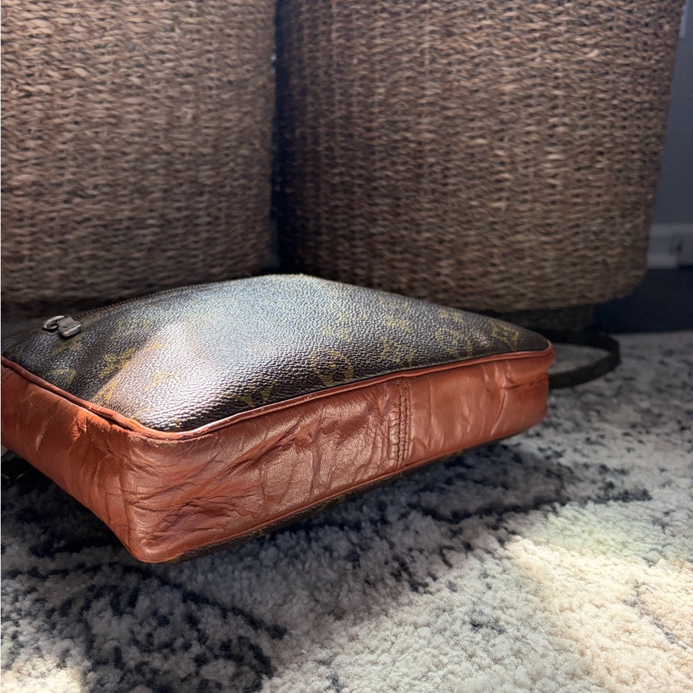 Louis Vuitton Monogram Crossbody in Brown and Tan - Picture 4 of 4